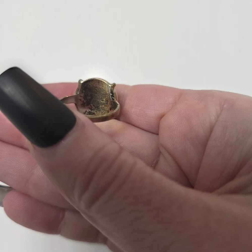 Howlite Ring - Picture 2 of 7